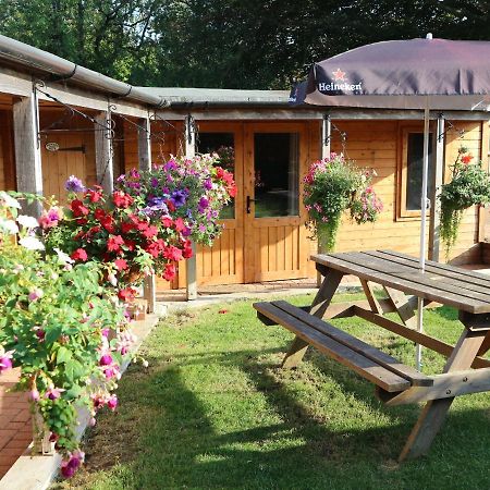 Homeside B&B Silverstone Exterior foto